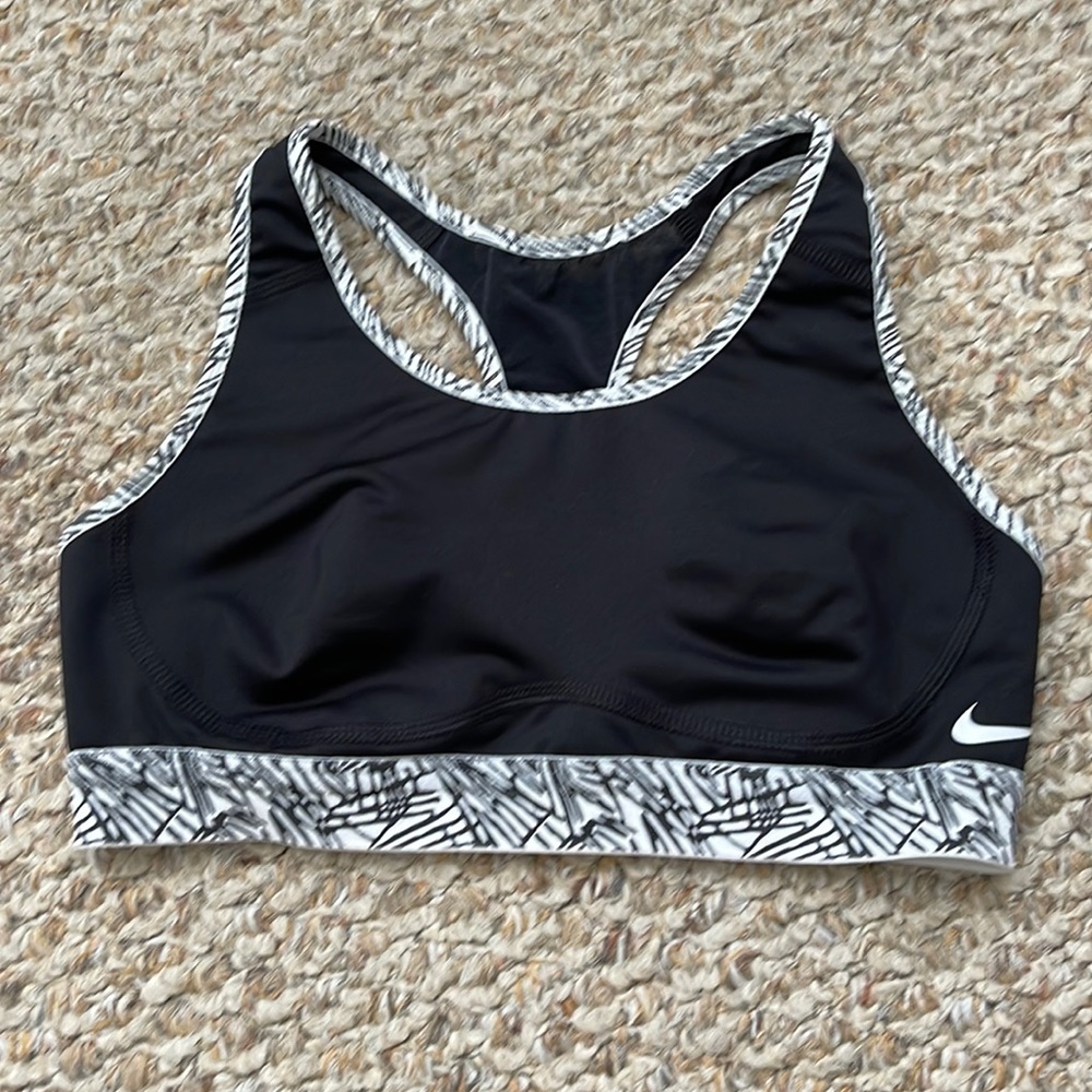 NIKE SPORTS BRA BLACK SIZE SMALL